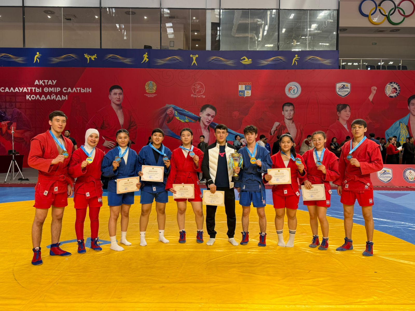 ПО БОЕВОМУ САМБО КОМАНДА ГОРОДА АЛМАТЫ ЗАНЯЛА 1 МЕСТО В КОМАНДНОМ ЗАЧЁТЕ