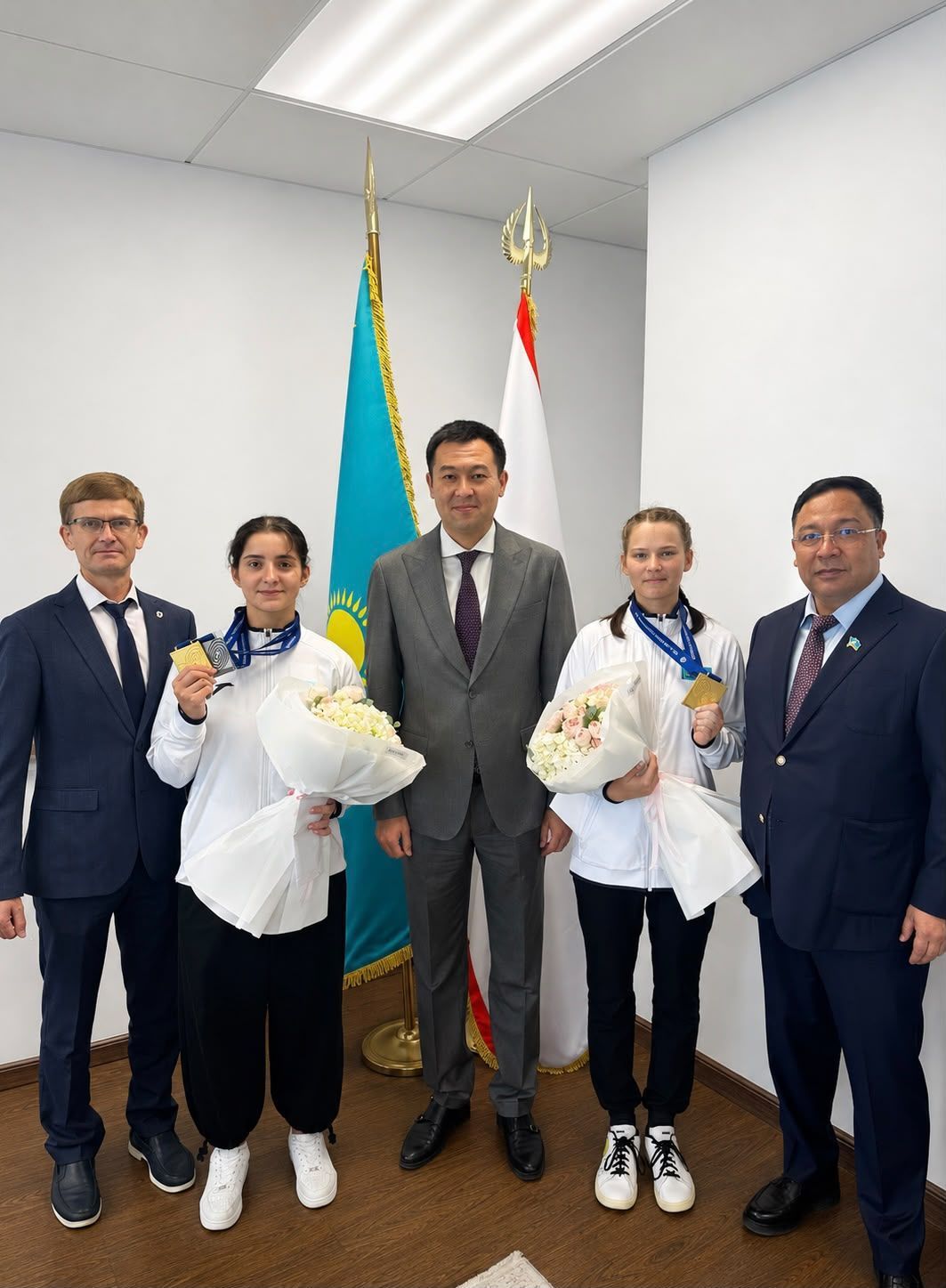 Спорт күніне орай алматылық спортшыларды марапаттау жалғасуда